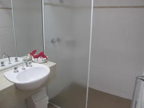 Latrobe Motel Morwell - Bathroom