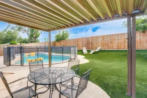 Game Room & Patio: Family Home in The Colony! - Interiør