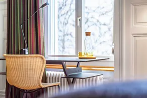 Alma Hotel - Boutique hideaway by the lake with rooftop and ladies-only wellness - Chambre