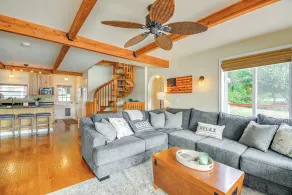 Bayfront Home w/ Private Beach in Vaughn! - Interiör