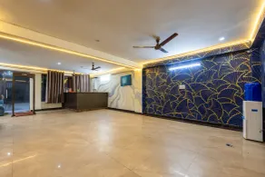 The Vanta Luxe Near Yashobhumi - Lobby