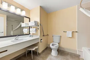 Best Western of Olds - Bathroom