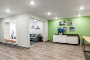 WoodSpring Suites Colton - Réception