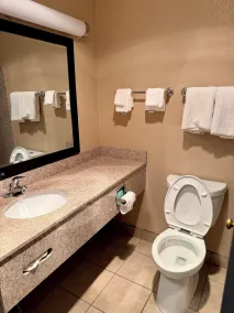 Super 8 by Wyndham Hillsville - Salle de bain