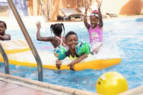The African Regent Hotel - Piscina