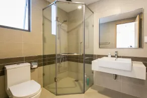 Infinity Pool Signature - Saigon Rivergate - Baño