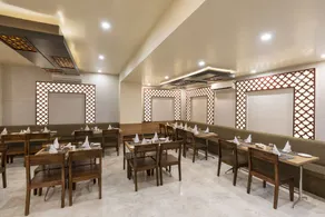 The Bayan Elegance - Restaurant