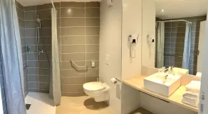 Brit Hotel Martigues Nord - Salle de bain