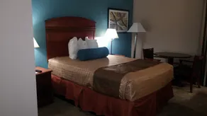Days Inn by Wyndham Englewood Dayton Airport - Rum