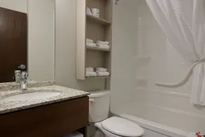 Microtel Inn & Suites Sault Ste. Marie - Salle de bain