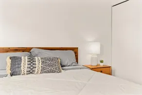 The Concord Place - Room