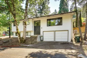 3 Mi to U of O Pet-friendly Home w/ Covered Deck! - Innenbereich