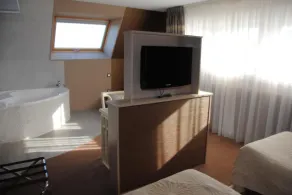 Logis Hotel Du Casino Restaurant Le Mathelia - Værelse