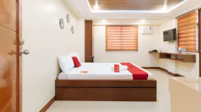 RedDoorz Plus near Uptown BGC Mall - Habitación