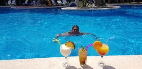 Ampuria Inn - Piscine