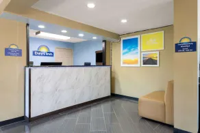 Days Inn by Wyndham Greensboro Airport - Hall