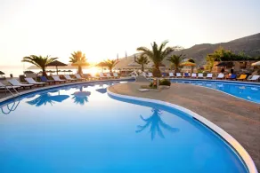 Far Out Village Hotel - Piscine