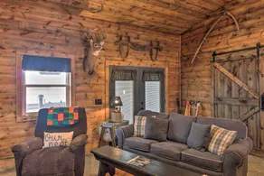 Missouri Vacation Rental with Fire Pit Access - Interiør