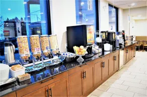 Super 8 by Wyndham Kelowna BC - Restaurant