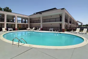 Baymont by Wyndham Mobile/ I-65 - Pool
