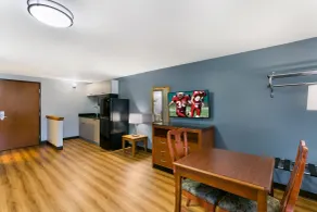 HomeTowne Studios by Red Roof Denver, PA - Habitación