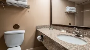 Best Western East Towne Suites - Bathroom