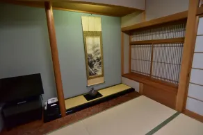 Donkairo - Room