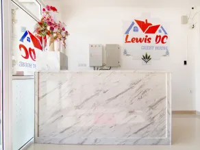 OYO 91301 Lewis Dc Guesthouse - Recepción