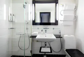 Home Hotel Jugend - Badezimmer