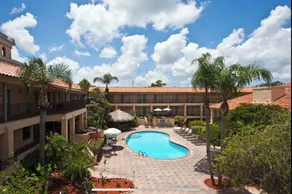 Red Roof Inn PLUS & Suites Tampa - Busch Gardens - Pool