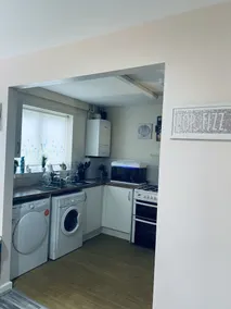 Beautiful House Minutes Away From Liverpool Airport With Huge Garden - Eigene Küche