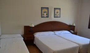 Hotel Reyes Ziries - Zimmer