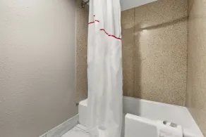 Red Roof Inn Memphis - Graceland Airport - Baño