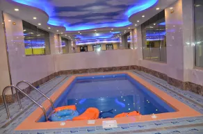 Golden Armada Hotel - Piscine