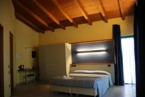 Room in Guest Room - Spacious Double Room in Alba - Zimmer