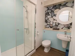 Shore Thing 279 - Baño