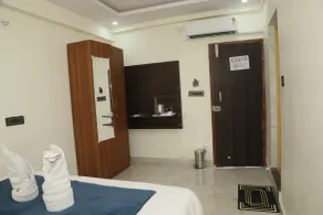 Hotel Rest O ITPL - Room