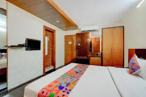 Collection O Madhura Residency - Rom