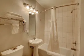 West Coast Inn Santa Ana - Salle de bain
