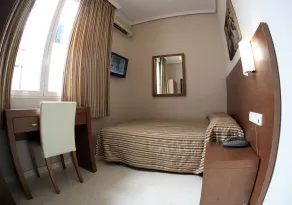 Hostal Atocha Almudena Martín - Chambre