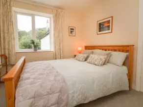 3 Lowerbourne Terrace - Room