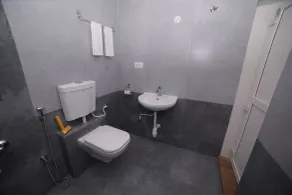 The Base Inn - Bathroom
