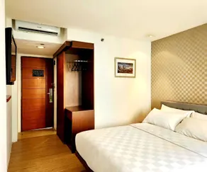 M Hotel Jakarta - Room