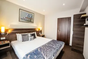 Hampton Suites Serviced Apartments - Room