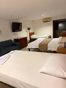 Xilon Melgar - Room
