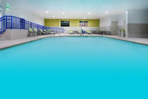 Holiday Inn Express & Suites Watsonville by IHG - Piscine
