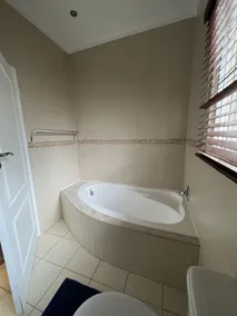 Le'Ciara Luxury Guest House - Bathroom