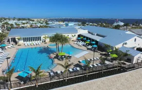 Ocean Breeze RV Resort - Basseng