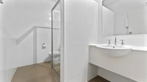 The Capital Horsham - Bathroom