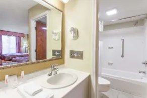 Ramada by Wyndham Lebanon - Salle de bain